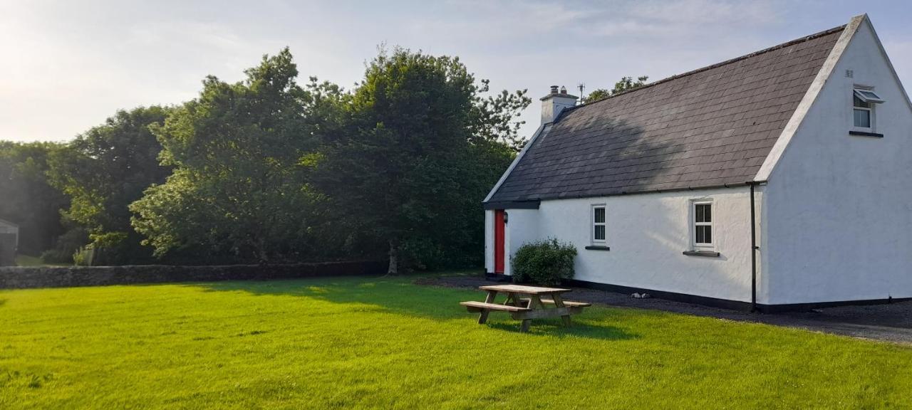 Louisburgh Cottages 外观 照片