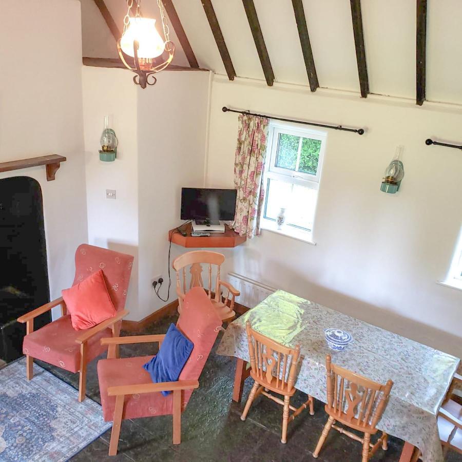 Louisburgh Cottages 外观 照片