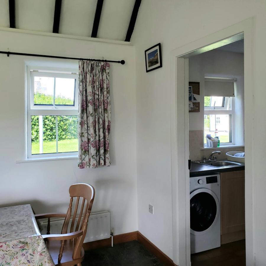 Louisburgh Cottages 外观 照片