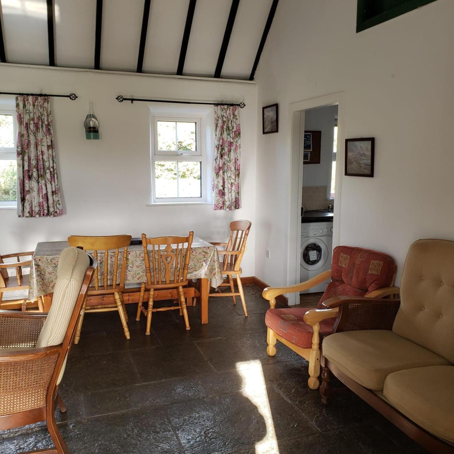 Louisburgh Cottages 外观 照片