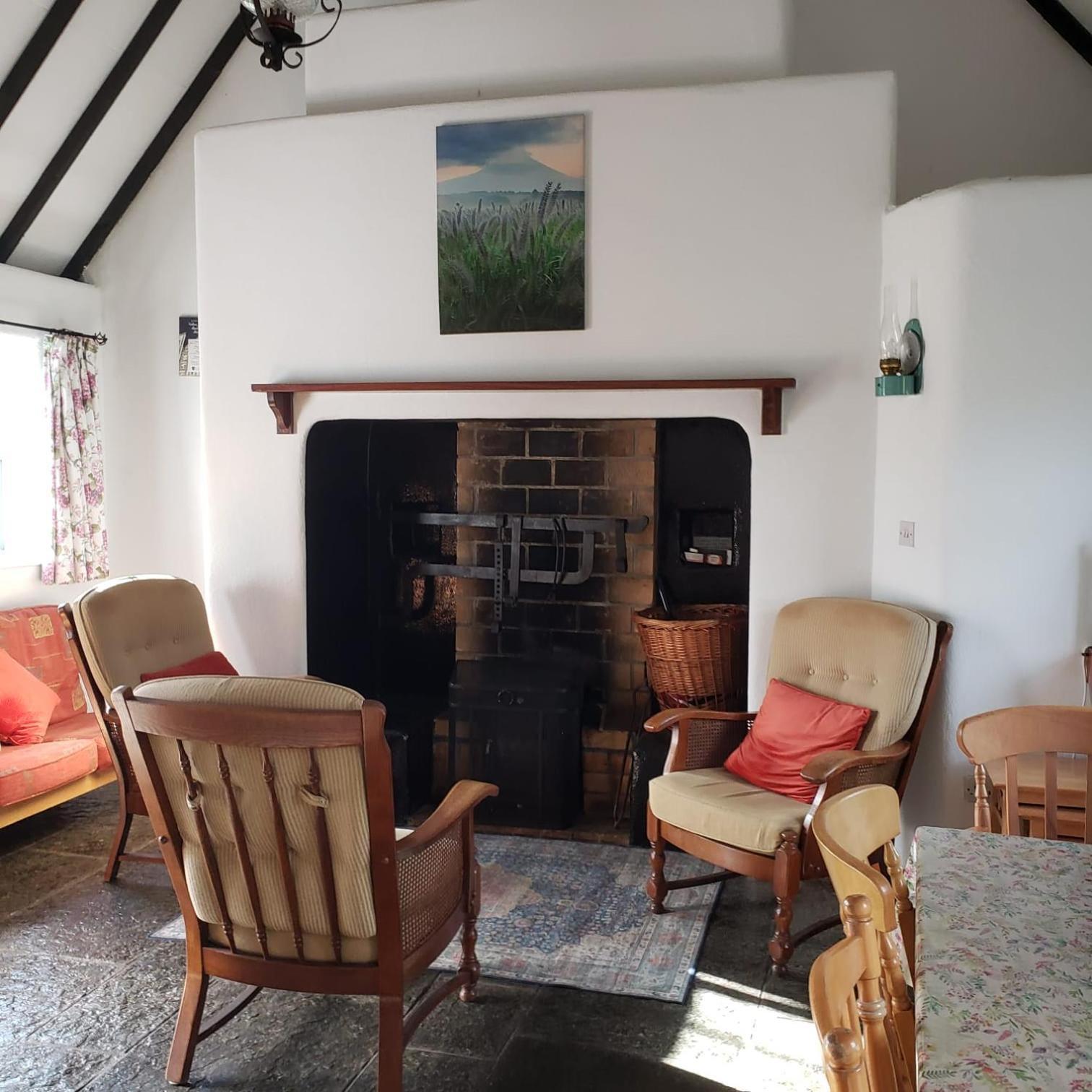 Louisburgh Cottages 外观 照片
