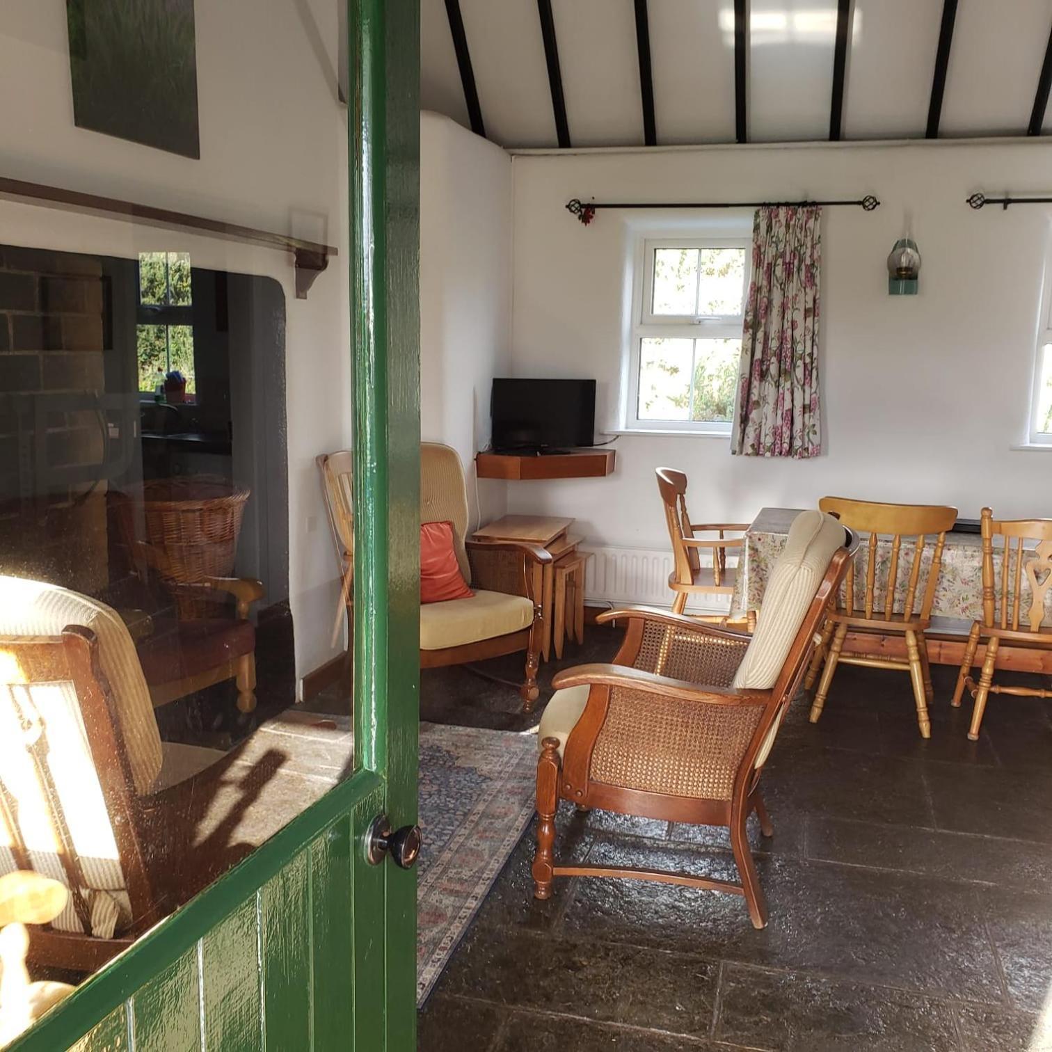 Louisburgh Cottages 外观 照片